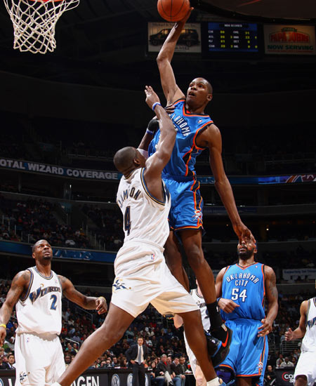 曼谷联后卫：我们已经四连平了，希望能战胜万隆昂首出线（曼谷联后卫：四连平后盼击败万隆，昂首出线）