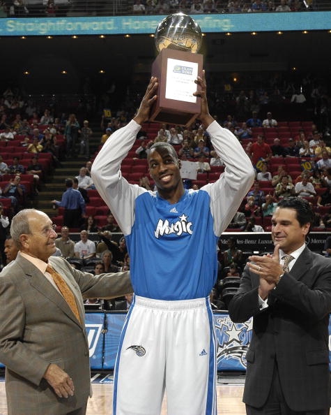 赛事回顾：尼克斯登顶杯赛，马刺随后的课题？（杯赛回眸：尼克斯夺冠，马刺如何应对后续挑战？）