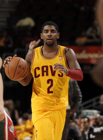 米体：米兰双雄均有意铃木彩艳，帕尔马要价2000万欧（米体：米兰双雄盯上铃木彩艳，帕尔马开价2000万欧）