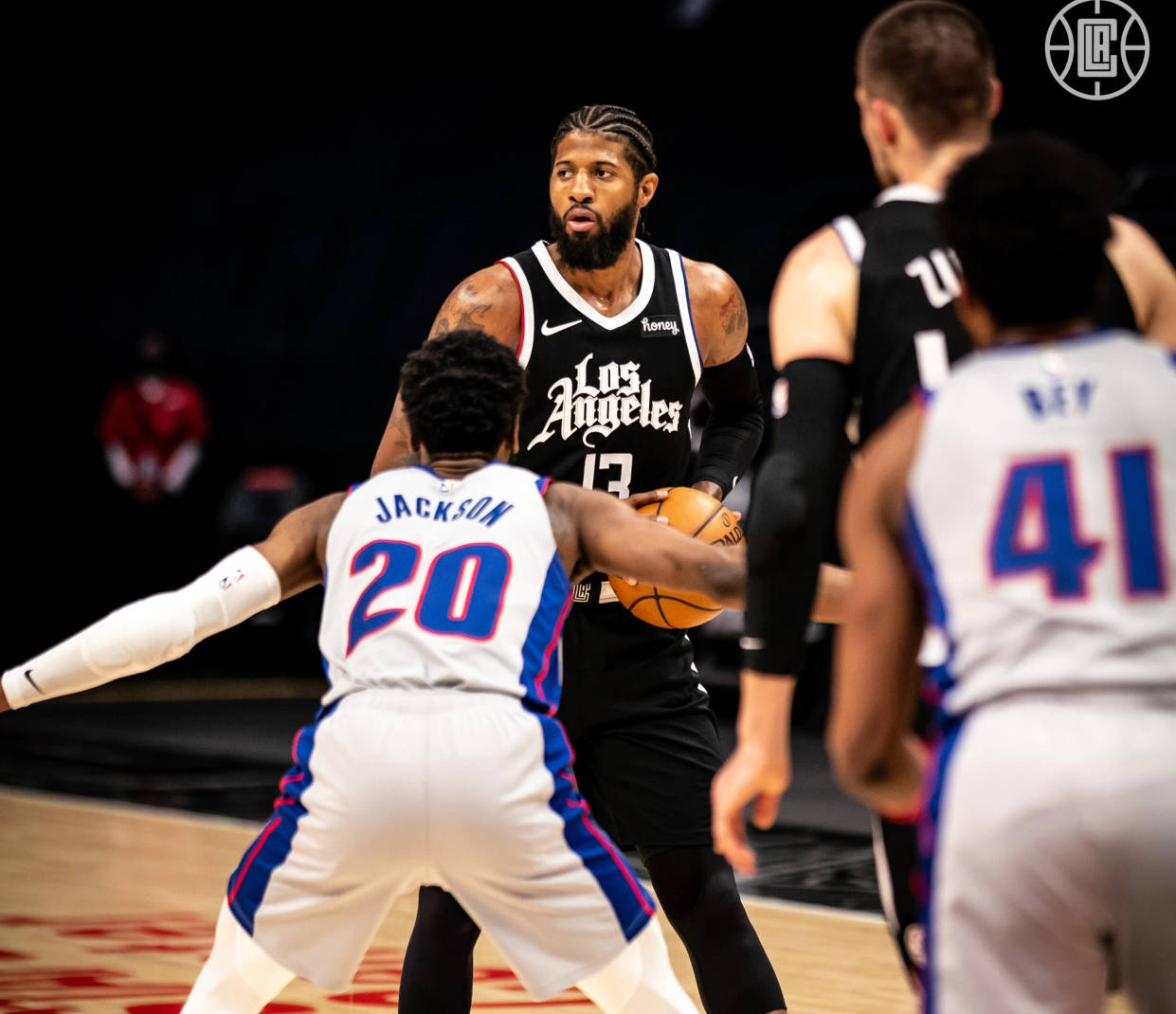 12月22日NBA看点：尼克斯、热火宿敌对决、火箭等背靠背出战（12月22日NBA焦点前瞻：尼克斯与热火宿敌对决，火箭等队背靠背出战）