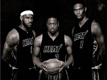 马奎尔：建议废除大部分VAR干预，保留门线技术和越位判罚（马奎尔呼吁取消大部分VAR介入，仅保留门线技术与越位判定）