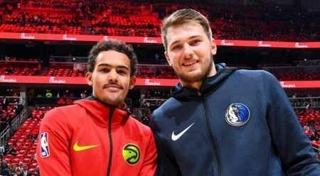 内维尔：这绝对是一场疯狂的比赛，整个球场的球迷都麻木了（内维尔：这场比赛太疯狂，全场球迷都已麻木）