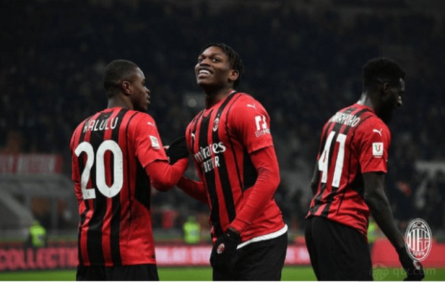 申军：二转前出现经济困难；球员从这走向豪门也是西海岸成功（申军：二转前财政吃紧；把球员送往豪门同样是西海岸的成功）