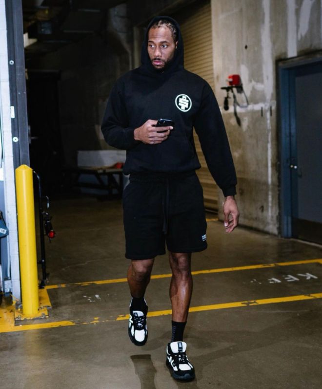 他就是球队的心脏（他是这支球队的灵魂）