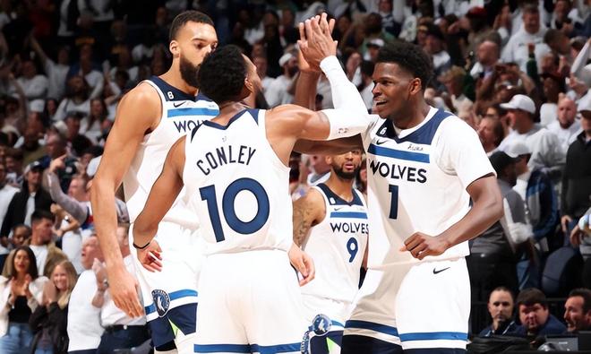 萨拉赫达成利物浦生涯250球里程碑，成队史第三人（萨拉赫利物浦生涯第250球达成，位列队史第三）