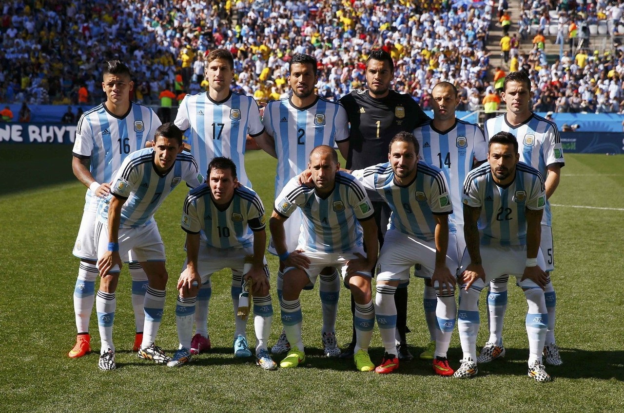 记者：拜仁、曼联有意巴莱巴，球员更希望留英超加盟红魔（记者：巴莱巴获拜仁与曼联青睐，更愿留英超投奔红魔）