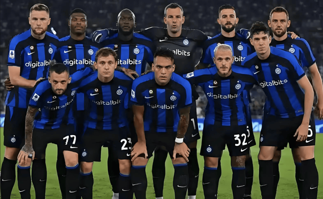 跟队：米兰不太可能在一月运作莱万，但他是夏窗的理想人选（队记：米兰冬窗引进莱万可能性不大，夏窗仍视其为理想目标）